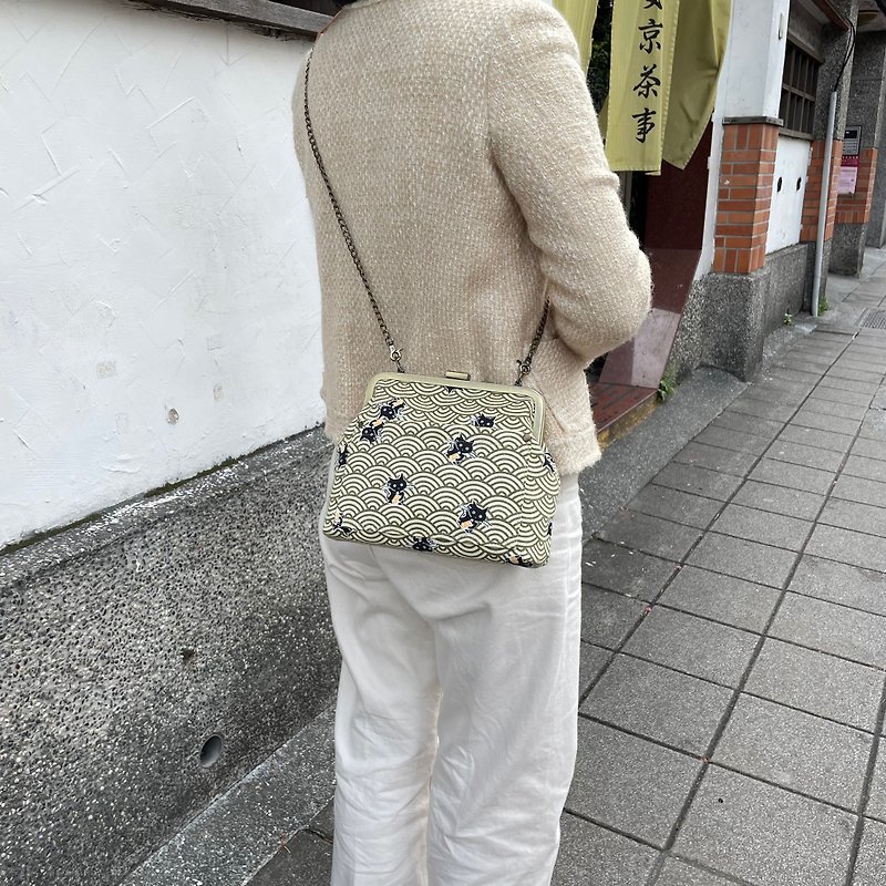 Japanese Meow Kiss Lock Bag/ Crossbody Bag/ Side Bag/ Carry-on Bag - Messenger Bags & Sling Bags - Cotton & Hemp Khaki
