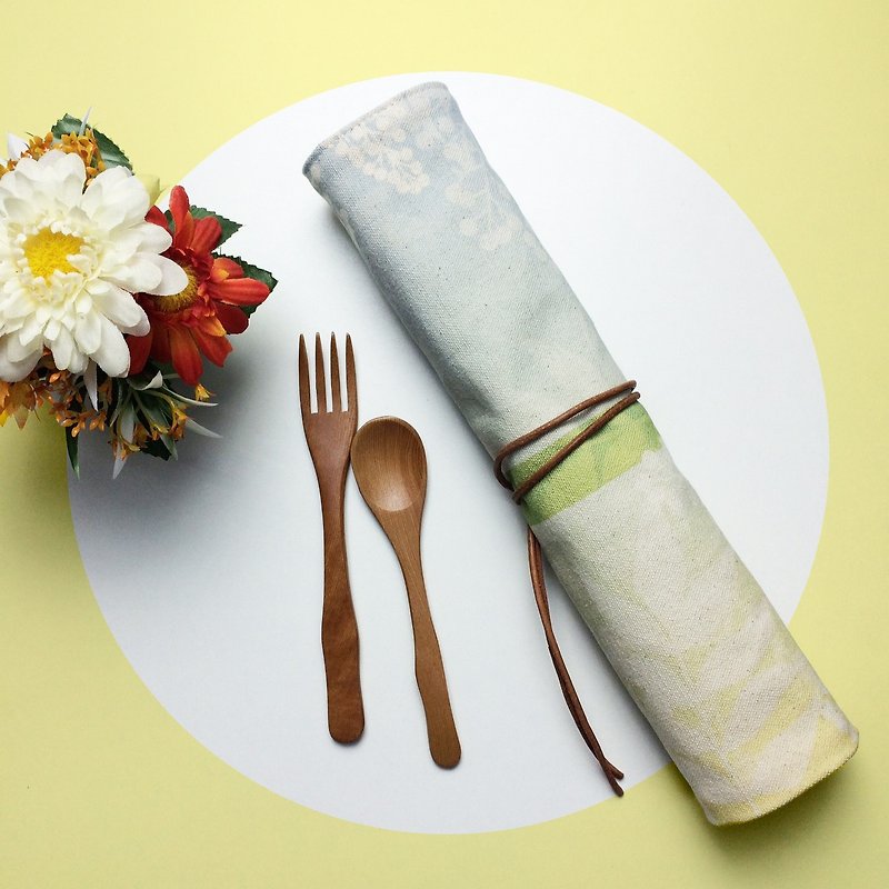 【客製化禮物】兩用餐具收納袋 涼夏-日安 餐墊 餐具包 - 餐桌布/桌巾/餐墊 - 棉．麻 