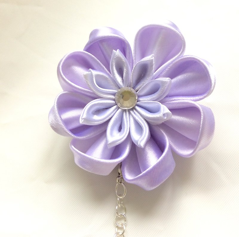 Purple kanzashi flower - เข็มกลัด - ผ้าไหม 