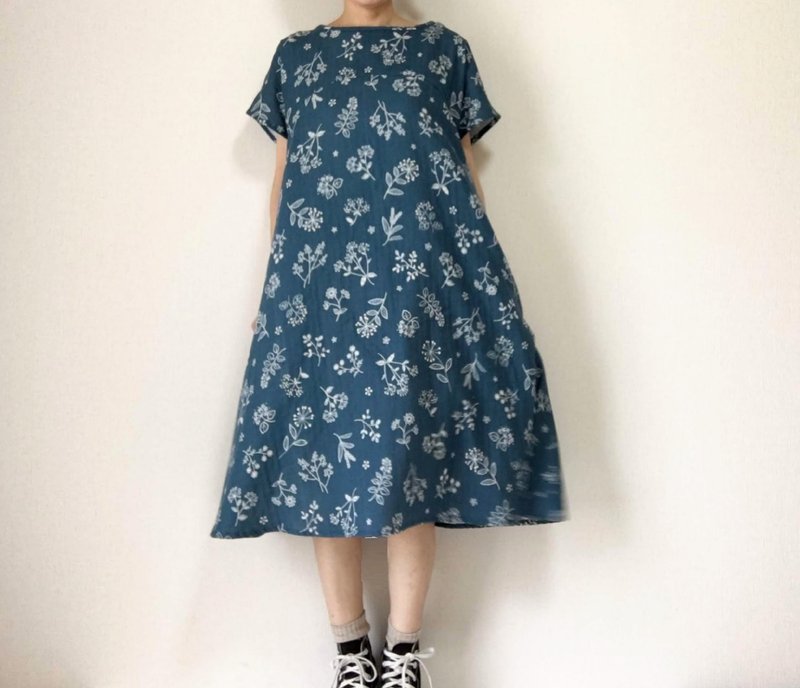 Flower pattern double gauze dress forest green - ชุดเดรส - ผ้าฝ้าย/ผ้าลินิน สีเขียว