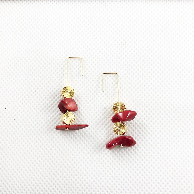 和風珊瑚14kgf耳環 夾式耳環 黃銅 日本風格 紅色 金色 聖誕氣氛 - 耳環/耳夾 - 寶石 紅色