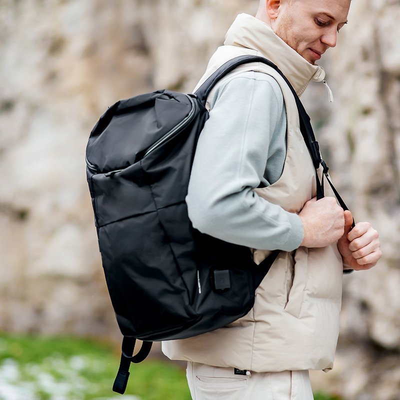 Aerial Infinity flip-top backpack available in two colors - black | Large-capacity USB charging port - กระเป๋าเป้สะพายหลัง - เส้นใยสังเคราะห์ 