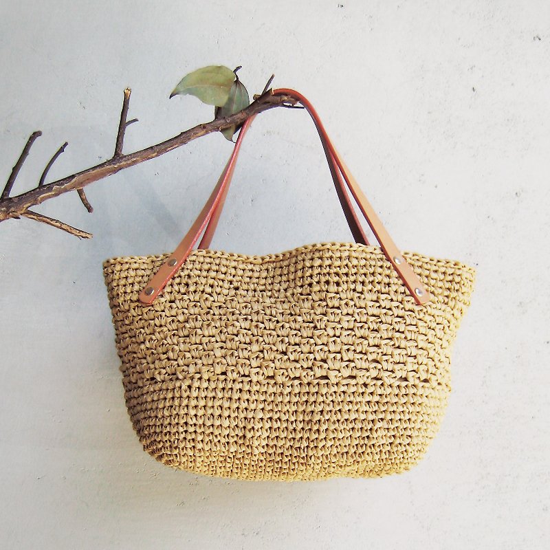 Take a walk and go out weaving pattern small handbag// Khaki// - กระเป๋าถือ - กระดาษ สีกากี