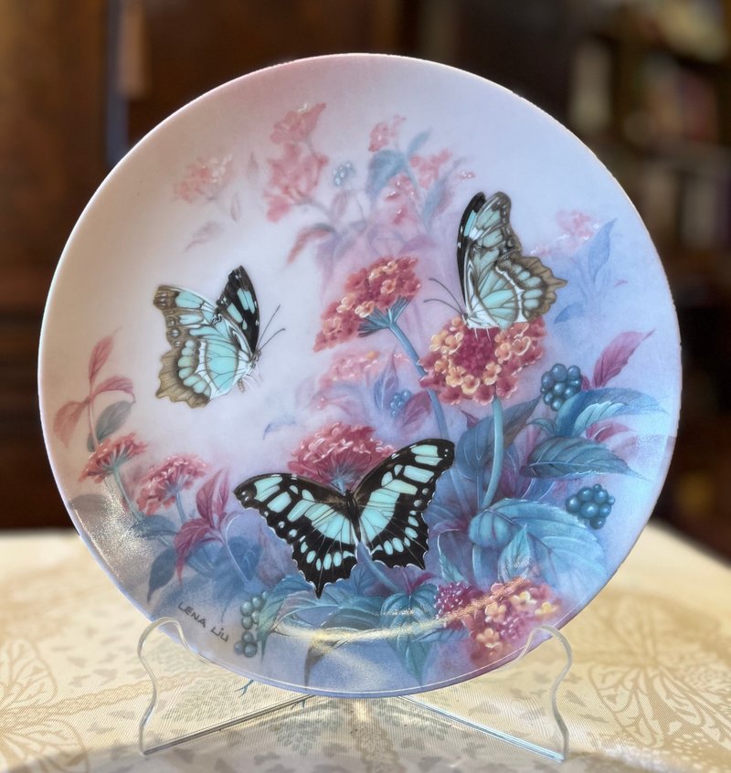 On Gossamer Wings 輕盈羽翼 by Lena Liu 手繪瓷盤五片組 - 盤子/餐盤/盤架 - 陶 粉紅色