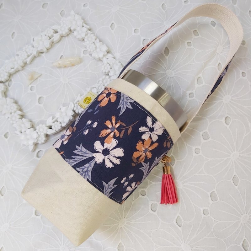 Tassel fluttering natural wind flower Korean cotton ice tyrant cup holder/cup bag - ถุงใส่กระติกนำ้ - ผ้าฝ้าย/ผ้าลินิน สีน้ำเงิน