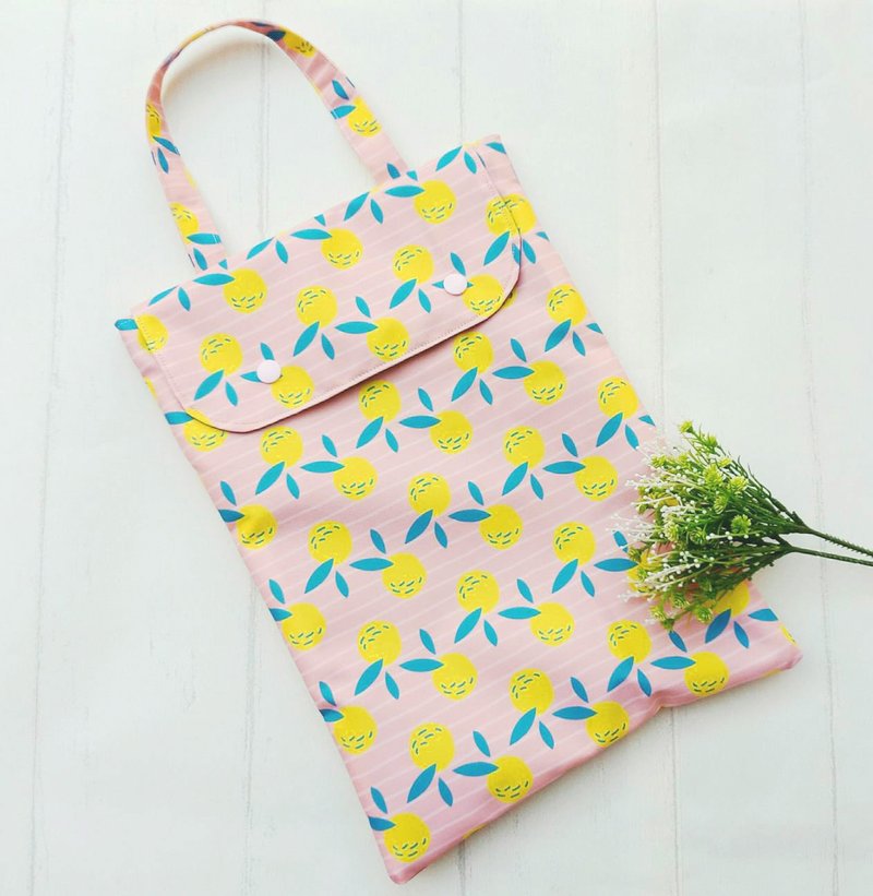 【Waterproof diaper bag】Water pear / storage / camping / diaper / bib - กระเป๋าสะพาย - วัสดุกันนำ้ สึชมพู