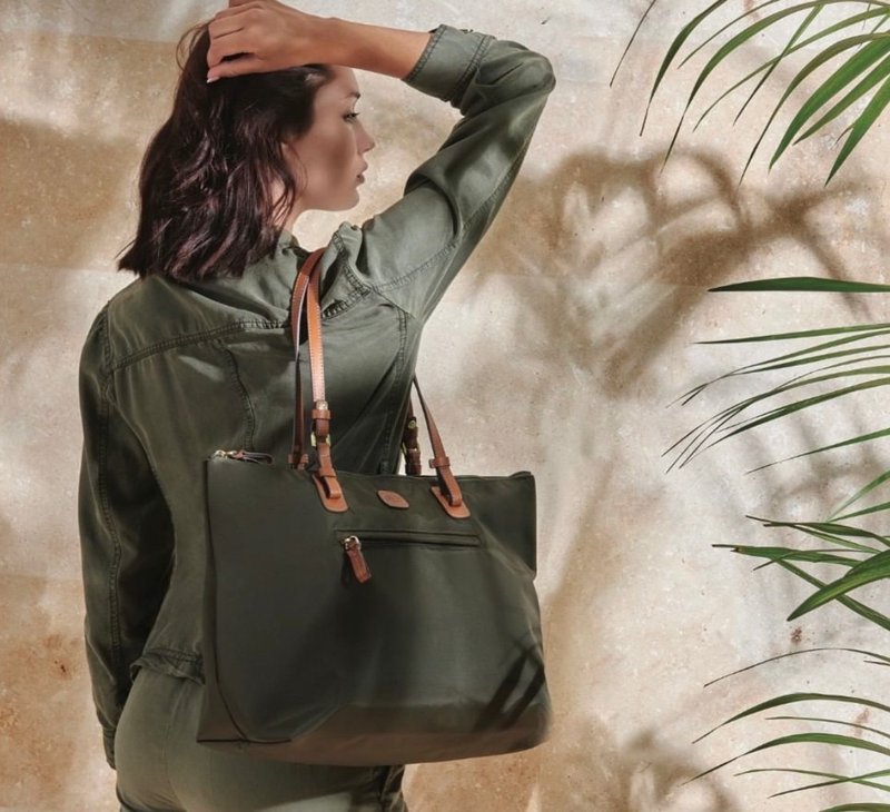 【BRIC' S】X collection medium size shoulder bag (with small side bag) olive green - กระเป๋าเดินทาง/ผ้าคลุม - วัสดุอื่นๆ สีเขียว