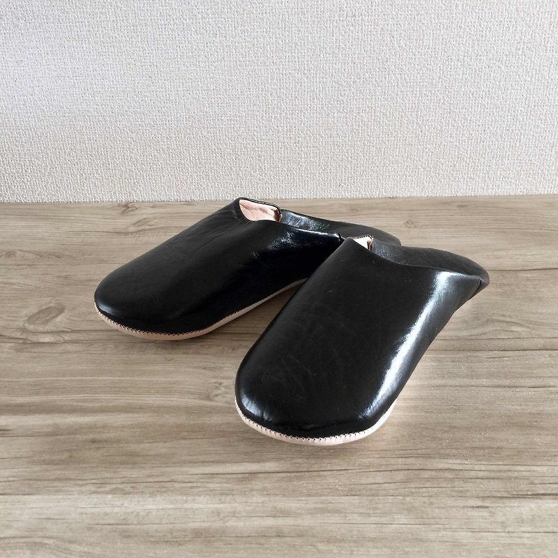 Beautiful simple babouche (slippers) black men - Indoor Slippers - Genuine Leather Black
