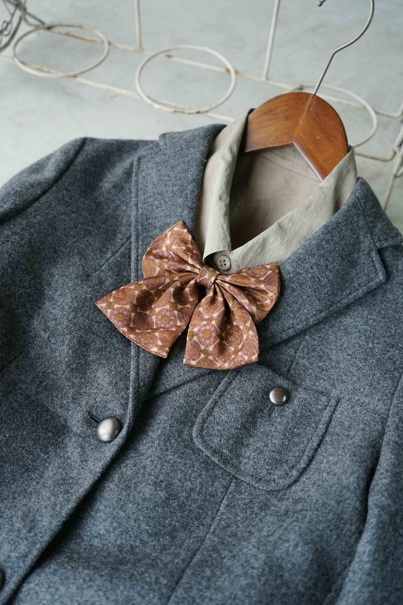 古董領帶改製手工領結-巧克力脆片-咖啡-學院風雙層領結別針-畢業 - 煲呔 - 絲．絹 卡其色