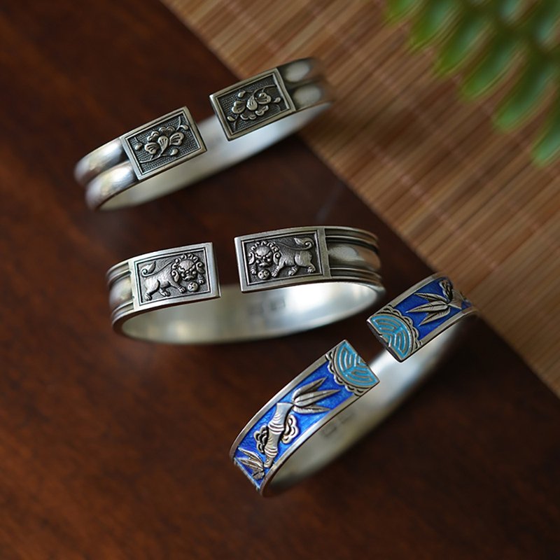 Silver horseshoe bracelet in the future Silver solid opening track bracelet burning blue retro ethnic jewelry female gift - สร้อยข้อมือ - เงินแท้ 