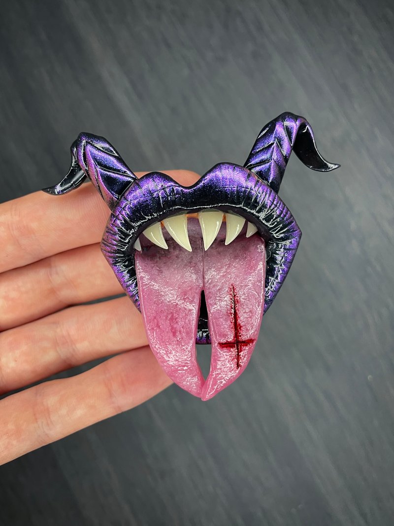 Phone grip. Purple & black lips with horns and fangs. - Other - Clay 