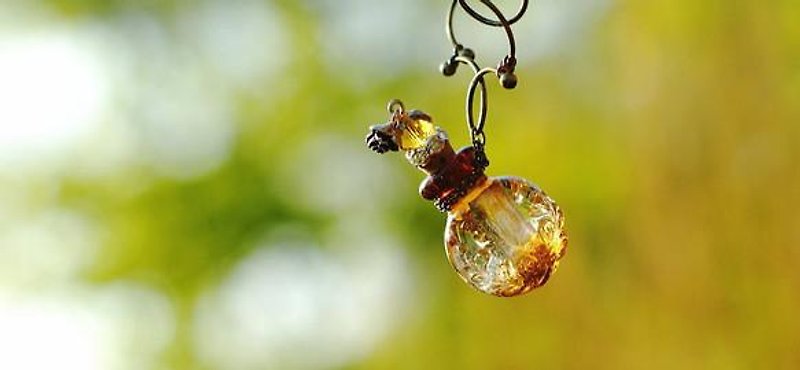 Perfume Bottle Pendant / Round Amber - Necklaces - Other Metals 