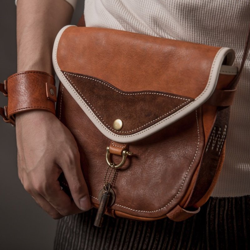 HEYOU Handmade - The Wayfarer's Bag - Messenger Bags & Sling Bags - Genuine Leather Brown