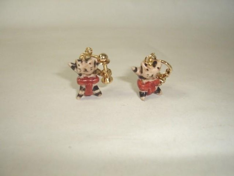 Sumo wrestling cat earrings - ต่างหู - โลหะ 