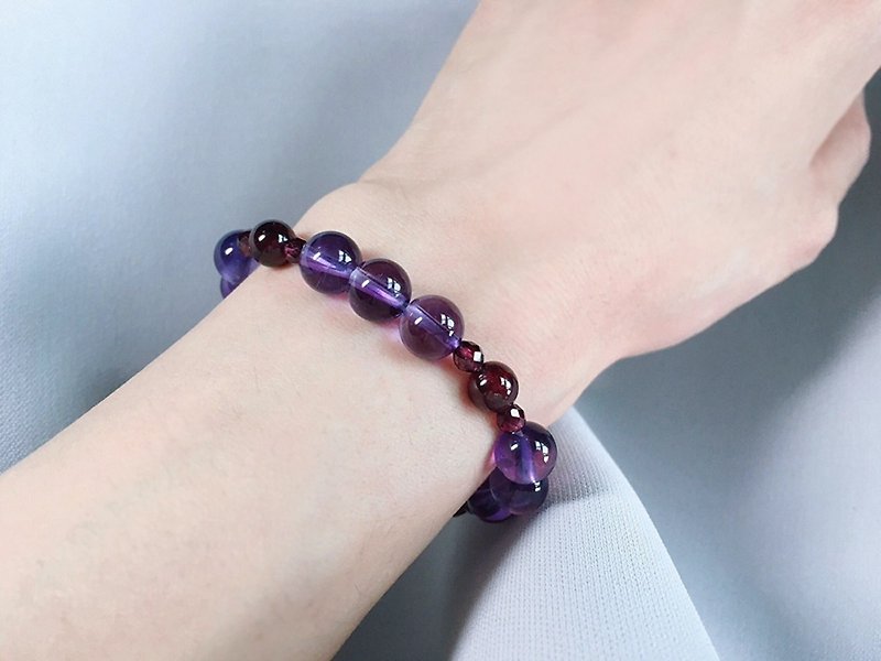 ( Ofelia. ) natural stone series. natural high grade amethyst x red garnet bracelet (J112.Mildred) - Bracelets - Gemstone Purple