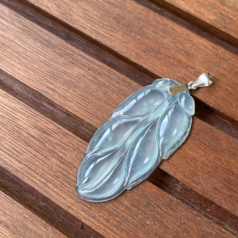 Emerald-natural Burmese jade A goods -18K gold ice species wood ice blue autumn leaves jade pendant - สร้อยคอ - หยก สีเงิน