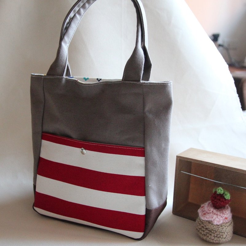 Handmade bag lightweight portable Khaki canvas bag red thick striped Khaki canvas - กระเป๋าถือ - ผ้าฝ้าย/ผ้าลินิน สีกากี