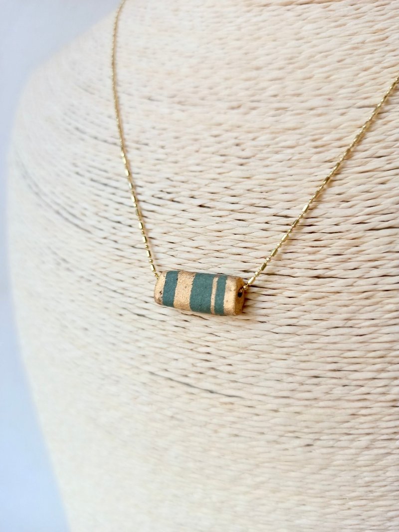 Green Gold Diffuser Necklace - ต่างหู - ดินเผา สีเทา