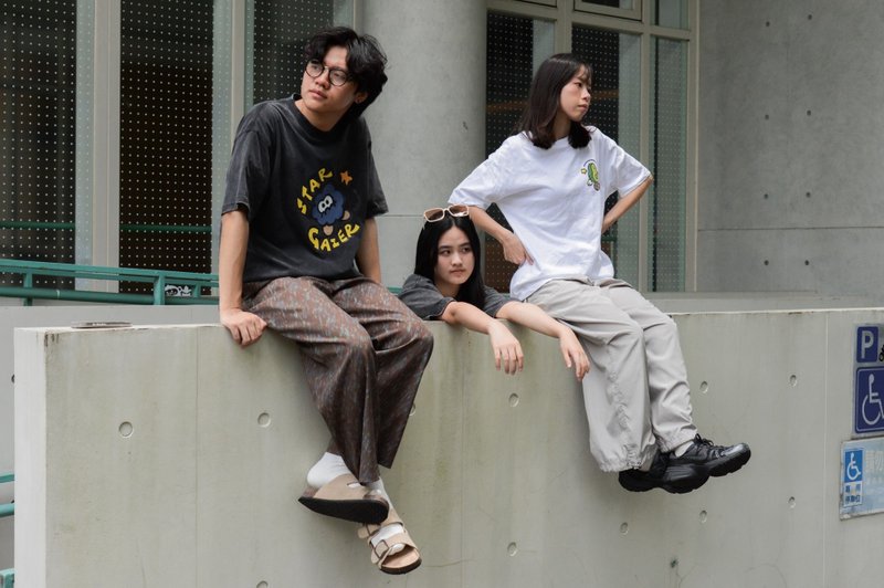 夜幕設計 × 羊羊聯名潮 T - 女 T 恤 - 棉．麻 黑色
