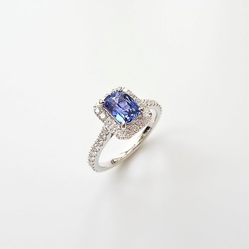 Joyce Wu Handmade Jewelry 限量現貨 - 天然長方枕形切割藍寶 矢車菊藍 微鑲鑽 18K 白金戒指