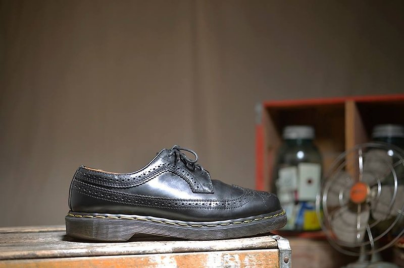 Vintage British carved black Dr. Martens shoes - Men's Casual Shoes - Genuine Leather Black