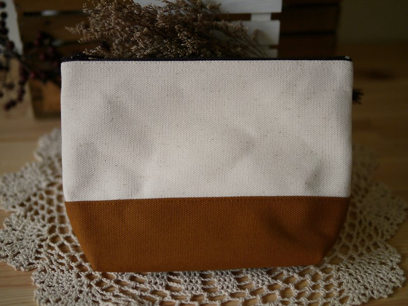 Simple cosmetic storage bag kinari x caramel x coffee -caramel macchiato- - Clutch Bags - Other Materials White