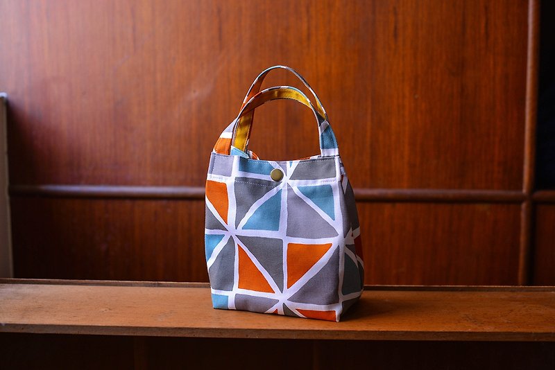 Triangle geometry - light accompanying package - Handbags & Totes - Cotton & Hemp Multicolor