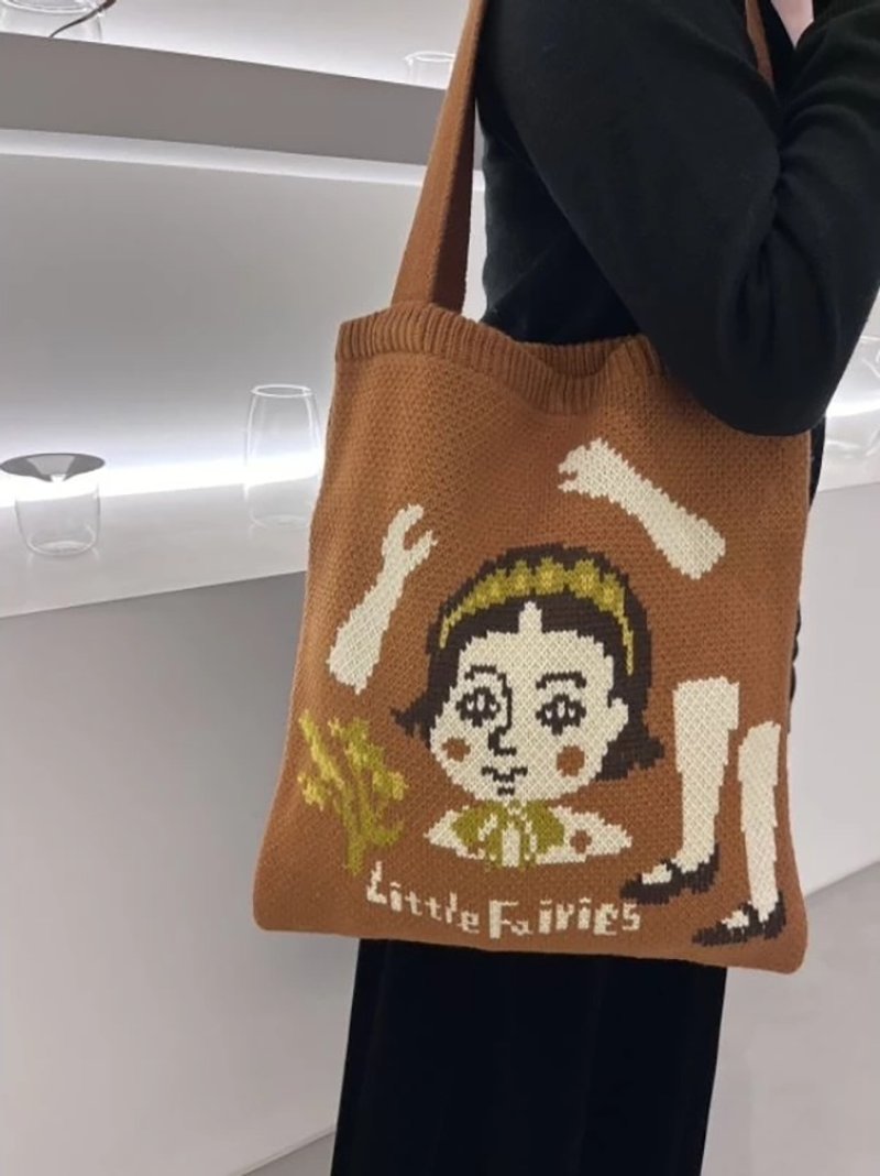 【Little Fairies】品牌針織袋 磚紅復古logo娃娃小花毛線肩背袋 - 側背包/斜背包 - 其他材質 紅色