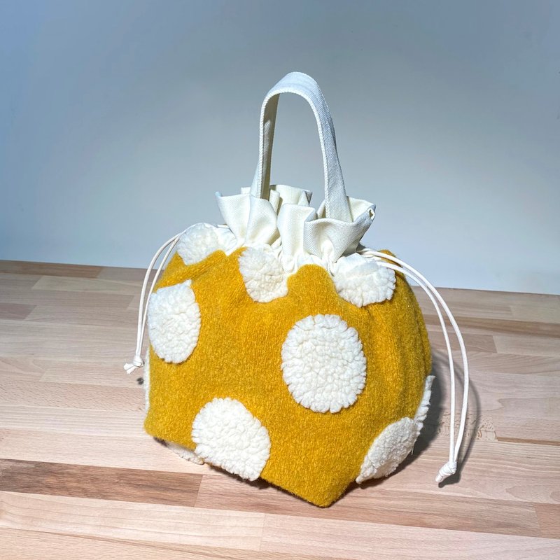 Towel bag, drawstring handbag (puff-goose yellow) *made to order - กระเป๋าถือ - ผ้าฝ้าย/ผ้าลินิน สีเหลือง