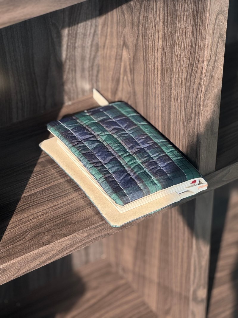 Green Check Book Cover - 書衣/書套 - 棉．麻 