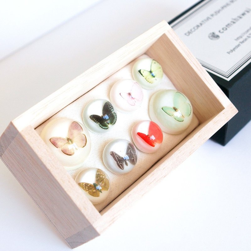 Pushpins like a specimen - อื่นๆ - เรซิน สีดำ