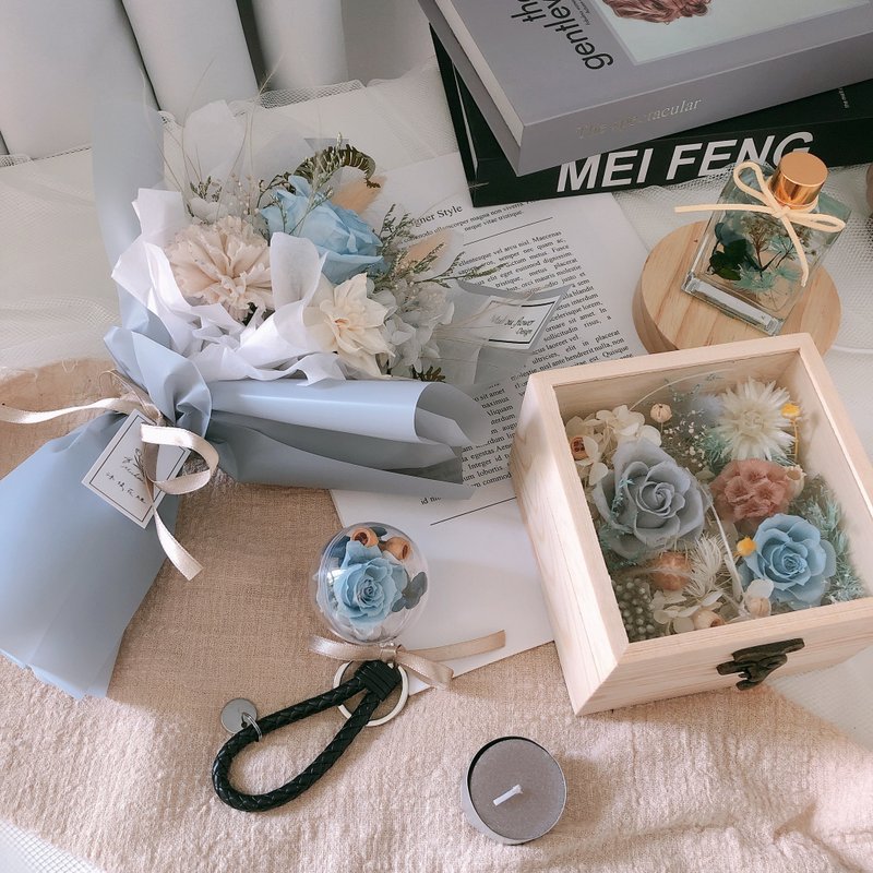 【Blessing Bag】Eternal Flower Blue Surprise Bag / Pinkoi Exclusively Sold - ช่อดอกไม้แห้ง - พืช/ดอกไม้ สีน้ำเงิน