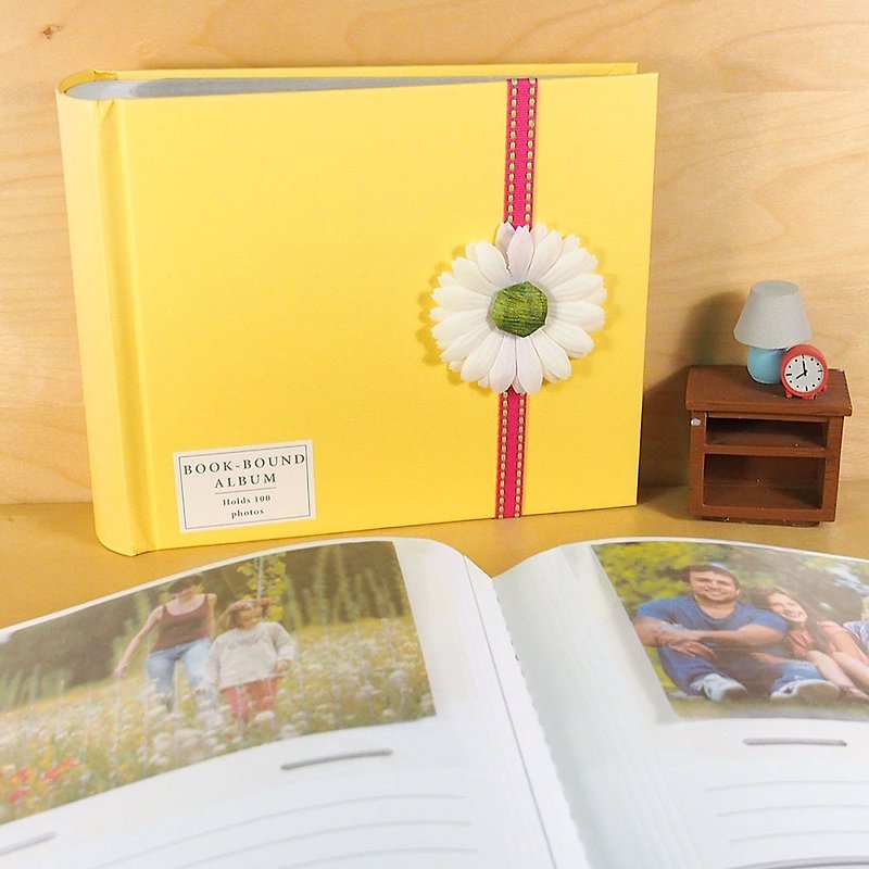 Sunshine Daisy Phase 100 into [Hallmark-acid-free phasebook/photobook simple style] - อัลบั้มรูป - วัสดุอื่นๆ สีเหลือง