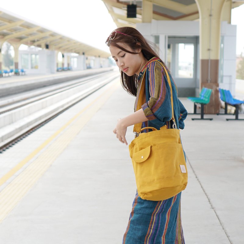 Drawstring Bag yellow mustard colour - 束口袋/束口背包/水桶包 - 紙 黃色