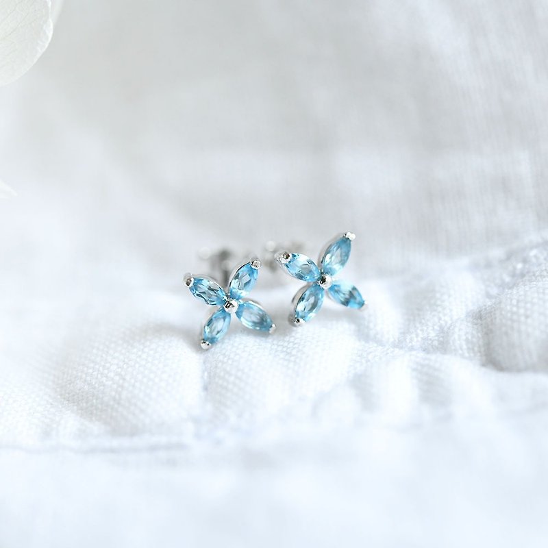 Stone flower blue topaz stud earrings to attract what you need and opportunity November birthstone - ต่างหู - เครื่องเพชรพลอย สีน้ำเงิน