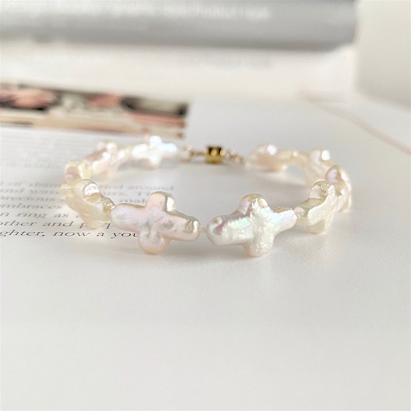 Natural freshwater pearl cross pearl bracelet (k14gf) Aurora color - Bracelets - Pearl White