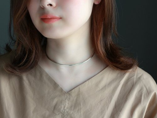 SV935(Argentium)-plane choker