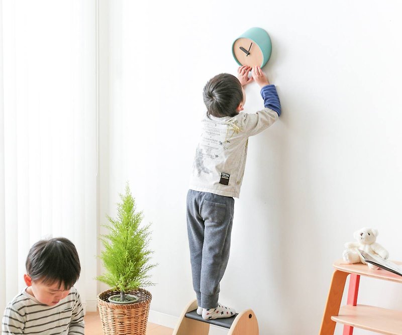 Asahikawa Furniture Isamiya pon hello clock - นาฬิกา - ไม้ สีนำ้ตาล