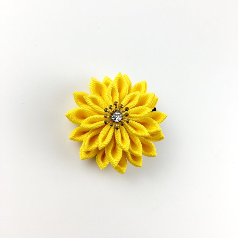 Kaika Ato / 八重菊-深鵝黃 / 日式和風布花 / つまみ細工 花簪 - 髮夾/髮圈 - 其他材質 黃色