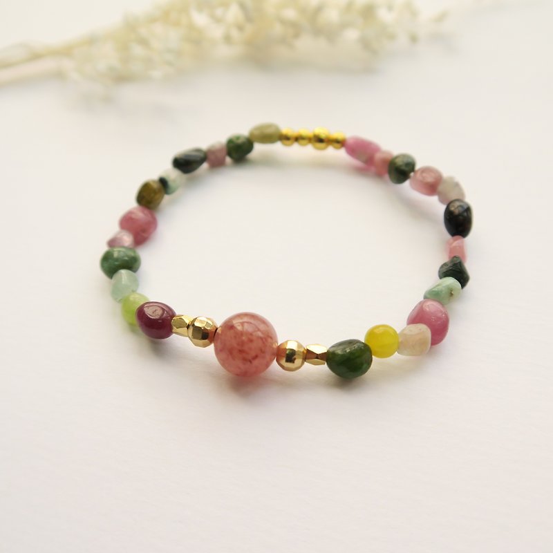【Mind】Rainbow Green/ Strawberry Crystal/ Natural Stone/ Crystal/24K Gold Single Circle Bracelet - Bracelets - Gemstone Multicolor