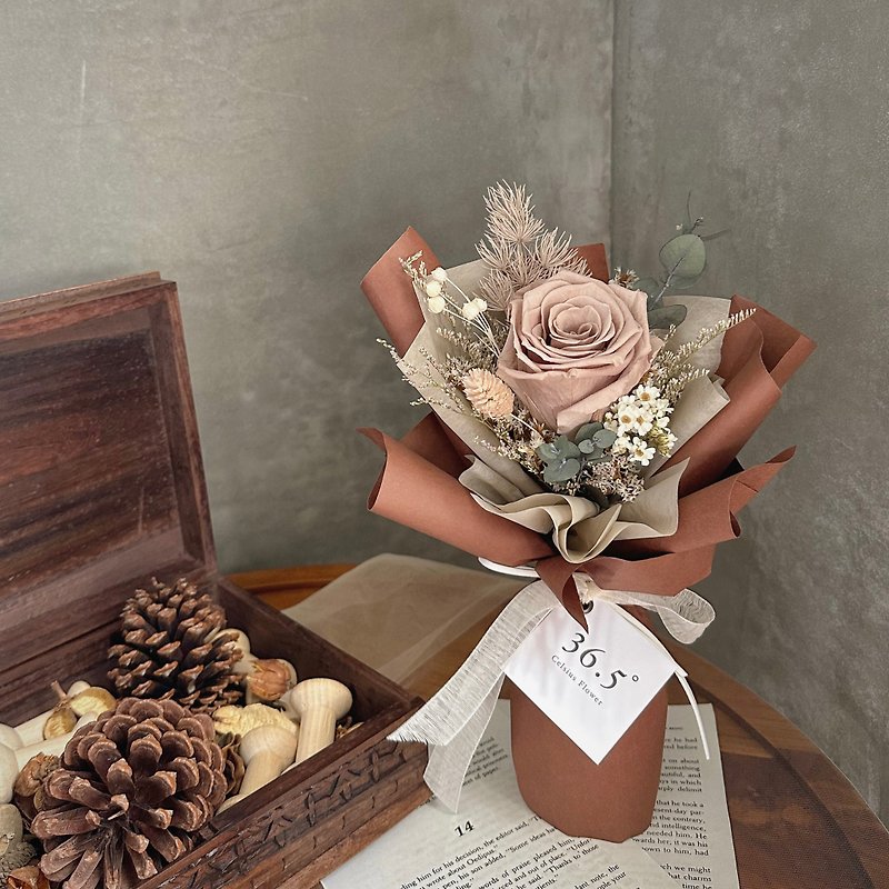 Caramel milk tea eternal rose bouquet - Dried Flowers & Bouquets - Plants & Flowers Brown