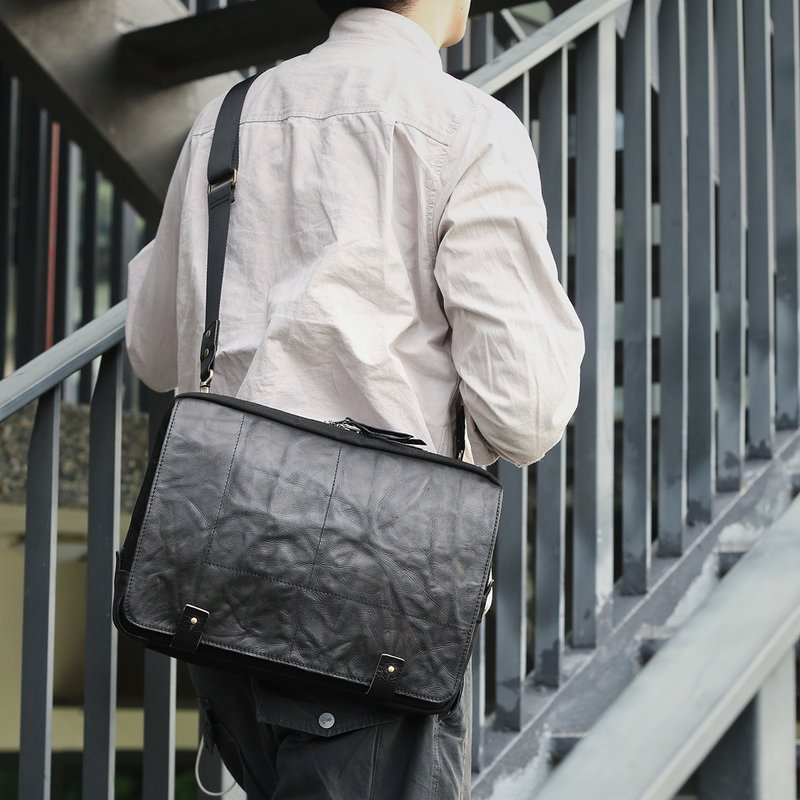 Leather briefcase / 13 inch laptop bag / messenger bag water repellent black - กระเป๋าแมสเซนเจอร์ - หนังแท้ สีดำ