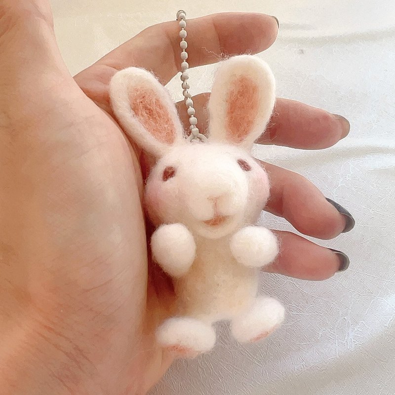 Rabbit bag made of pure handmade wool felt and soft white rabbit pendant keychain - ที่ห้อยกุญแจ - ขนแกะ ขาว