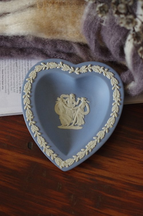 金銀寶貝 金銀寶貝 英國製經典瓷器 WEDGWOOD 藍白神話浮雕盤 w409