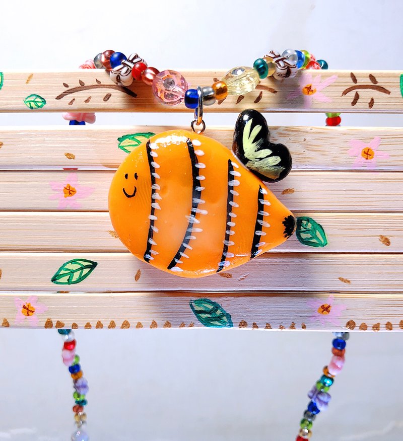 忙碌蜜蜂 手作黏土項鍊 陶土 手繪捏製 鋼絲線不銹鋼釦 串珠項鍊 - 項鍊 - 黏土 黃色