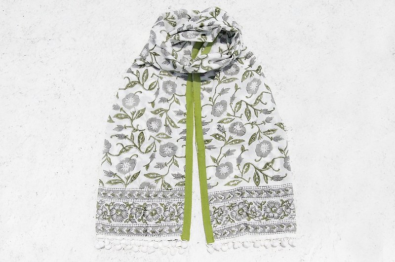 手織りの純粋な綿のスカーフ/ハンドメイドの木版画の野菜の色素のスカーフ/スカーフ染めコットン植生のバレンタインデーの贈り物手作り限定版 - 草緑の森の緑のブドウは、毛球を縁取られました - スカーフ - コットン・麻 グリーン