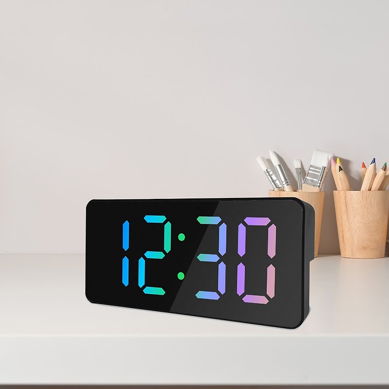 塑膠 時鐘/鬧鐘 黑色 - LED彩色數字鏡面時鐘 (桌上型化妝鏡/鬧鐘/日期/溫度計)