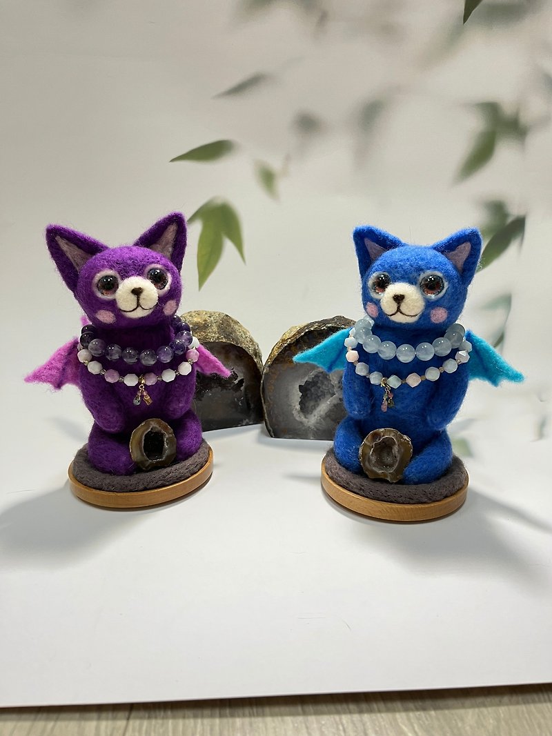 Geode bat cat pairing - Items for Display - Wool Multicolor