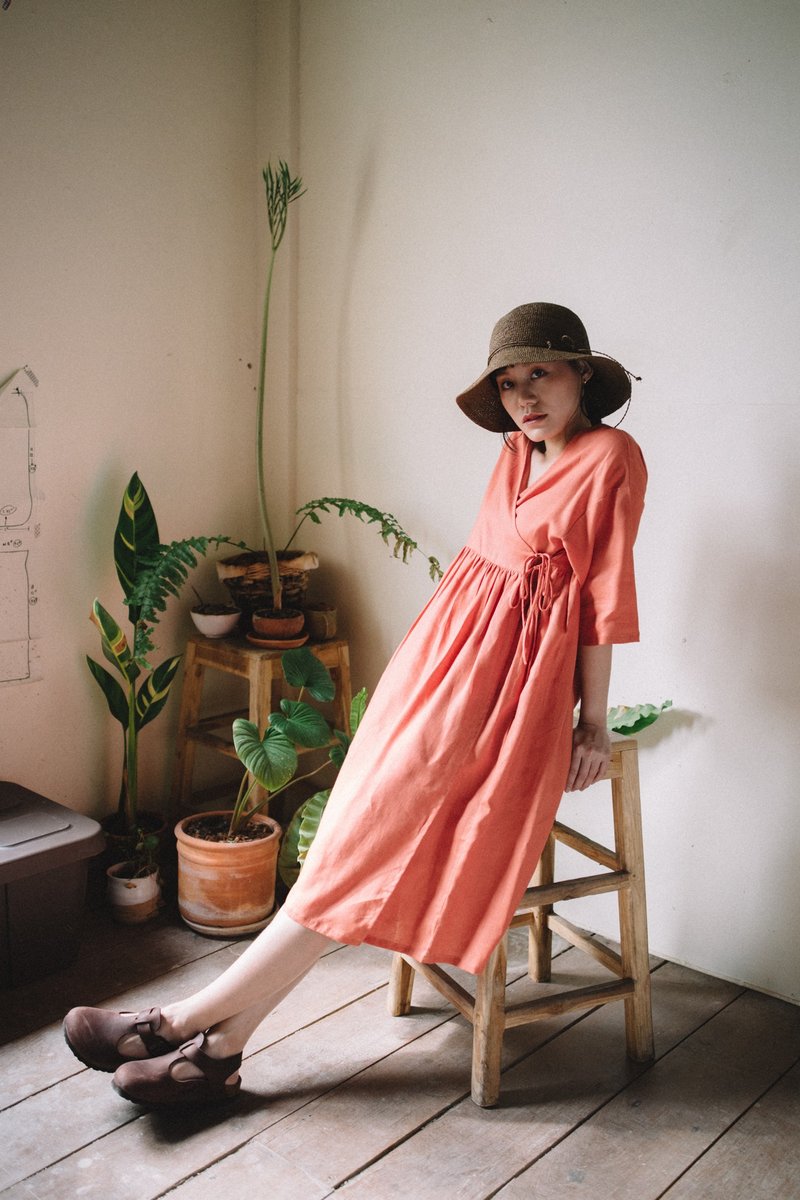 Linen wrap dress with double bow tie in Peachy - ชุดเดรส - ผ้าฝ้าย/ผ้าลินิน สึชมพู