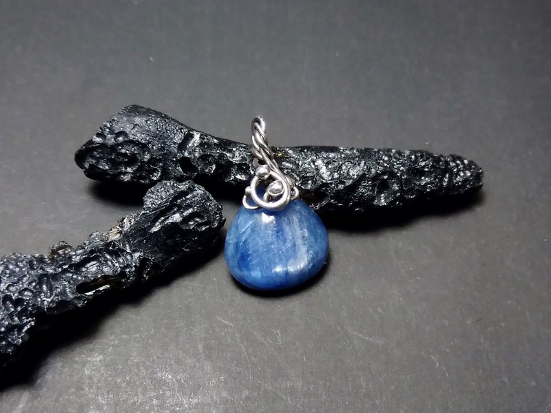 カイヤナイトシルバーは秋に巻か - ネックレス - 宝石 ブルー